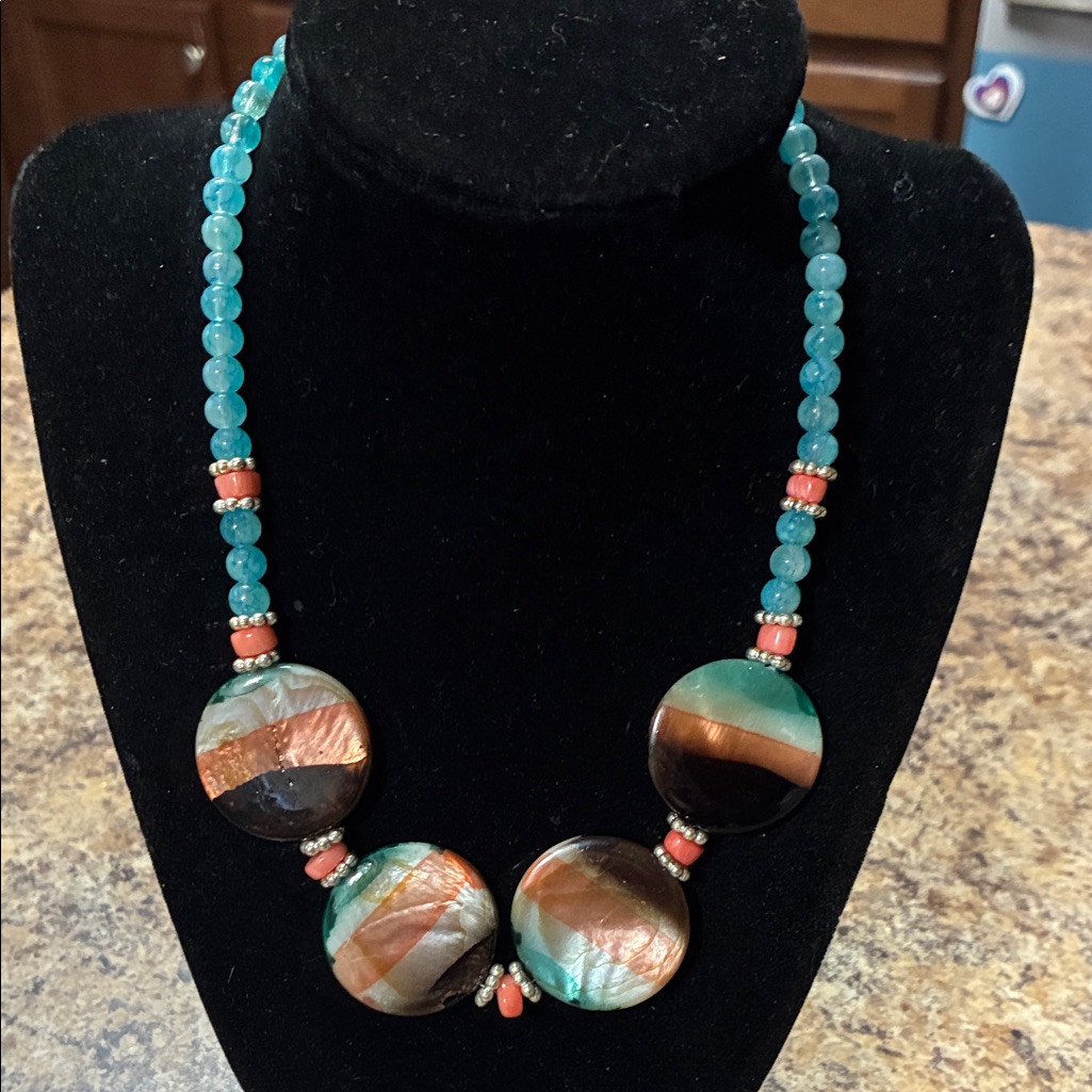 Elegant Beaded Necklace With Turquoise And Copper Accents